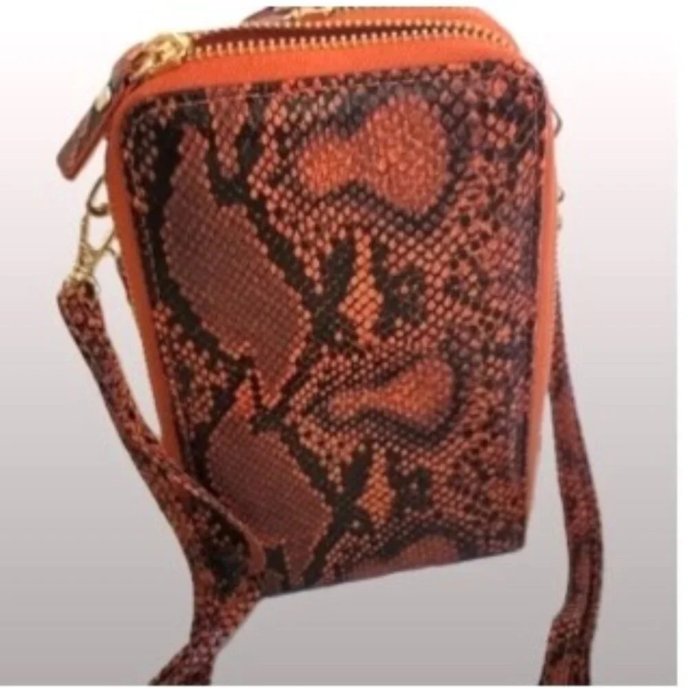 NWOT Urban Expressions Women's Vegan Leather Crossbody Bag